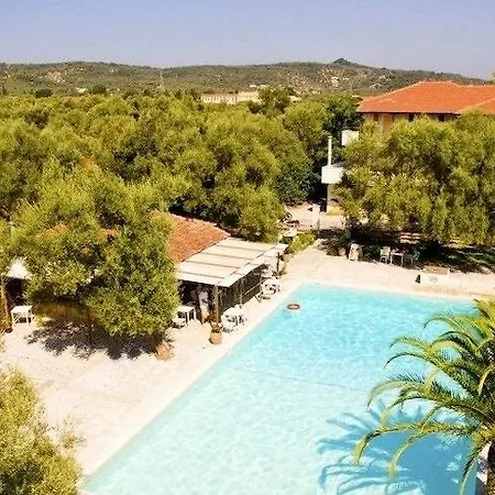 Thalero Holidays Center アパート